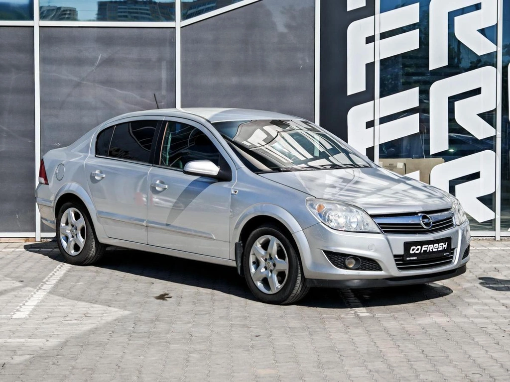 Седан Opel Astra 2008 года, 550000 рублей, Краснодар