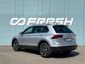 Внедорожник Volkswagen Tiguan 2018 года, 2599000 рублей, Ижевск