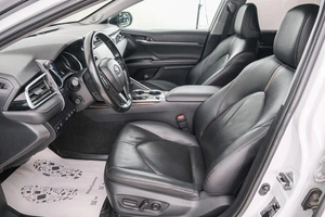 Седан Toyota Camry 2020 года, 3599000 рублей, Красноярск