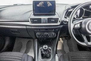 Седан Mazda Axela 2018 года, 1299000 рублей, Барнаул