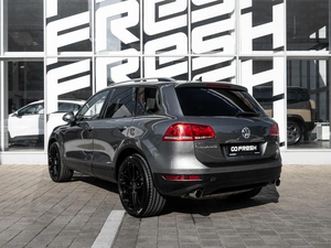 Внедорожник Volkswagen Touareg 2010 года, 1520000 рублей, Ставрополь