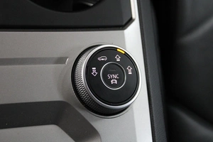 Внедорожник Volkswagen Touareg 2019 года, 4850000 рублей, Красноярск