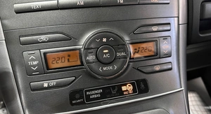 Хетчбэк Toyota Auris 2008 года, 797000 рублей, Красноярск