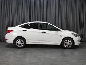 Седан Hyundai Solaris 2015 года, 1045000 рублей, Тюмень
