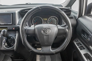 Минивэн Toyota Wish 2009 года, 1489000 рублей, Барнаул