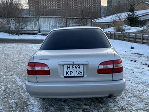 Седан Toyota Corolla 1999 года, 250000 рублей, Красноярск