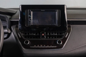 Седан Toyota Corolla 2019 года, 1819000 рублей, Тюмень