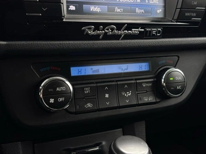 Седан Toyota Corolla 2014 года, 1499000 рублей, Ижевск