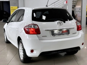 Хетчбэк Toyota Auris 2010 года, 897000 рублей, Солонцы
