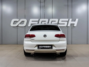 Седан Volkswagen Passat 2018 года, 1699000 рублей, Воронеж