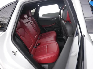 Внедорожник Porsche Macan 2021 года, 7290700 рублей, Москва