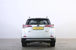Внедорожник Toyota RAV4 2016 года, 2599000 рублей, Омск