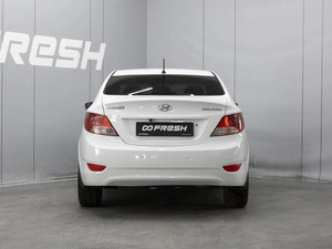 Седан Hyundai Solaris 2014 года, 840000 рублей, Омск