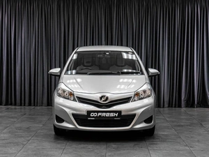 Хетчбэк Toyota Vitz 2013 года, 829000 рублей, Тюмень