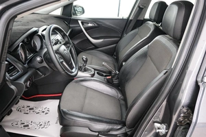 Хетчбэк Opel Astra 2011 года, 629000 рублей, Красноярск