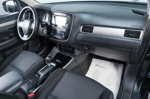 Внедорожник Mitsubishi Outlander 2018 года, 1599000 рублей, Челябинск