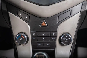 Седан Chevrolet Cruze 2011 года, 789000 рублей, Томск