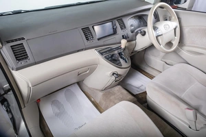 Минивэн Toyota Isis 2009 года, 1229000 рублей, Томск