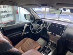 Внедорожник Toyota Land Cruiser Prado 2021 года, 6400000 рублей, Красноярск