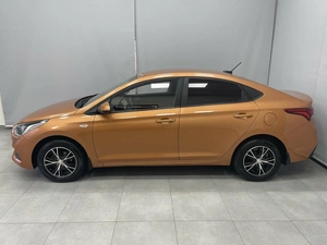 Седан Hyundai Solaris 2017 года, 1345000 рублей, Красноярск
