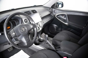 Внедорожник Toyota RAV4 2011 года, 2009000 рублей, Пермь