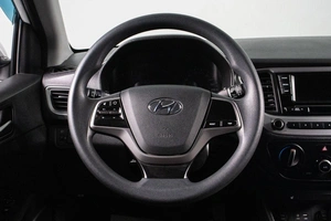 Седан Hyundai Solaris 2018 года, 1329000 рублей, Сургут