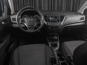 Седан Hyundai Solaris 2017 года, 1128000 рублей, Тюмень