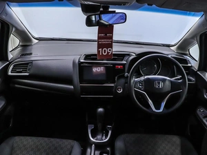 Хетчбэк Honda Fit 2013 года, 990000 рублей, Красноярск