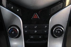 Седан Chevrolet Cruze 2012 года, 579000 рублей, Омск