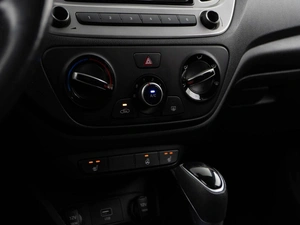 Седан Hyundai Solaris 2019 года, 1299999 рублей, Москва