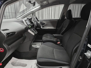 Минивэн Toyota Wish 2012 года, 1360000 рублей, Красноярск