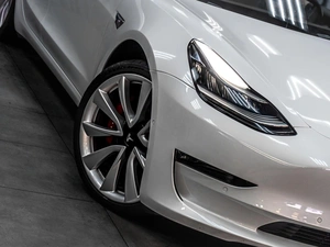 Седан Tesla Model 3 2019 года, 3769000 рублей, Тюмень