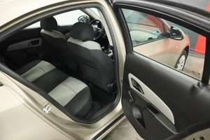 Седан Chevrolet Cruze 2011 года, 990000 рублей, Курск
