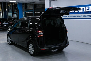 Минивэн Toyota Sienta 2017 года, 1308000 рублей, Солонцы