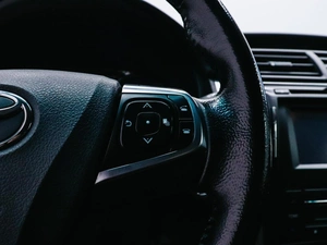 Седан Toyota Camry 2014 года, 2010000 рублей, Красноярск