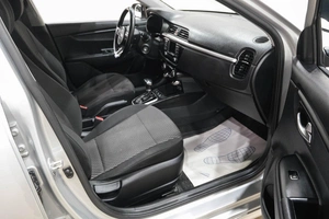 Седан Kia Rio 2019 года, 1369000 рублей, Новокузнецк