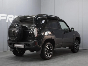 Внедорожник ВАЗ (LADA) Niva Travel 2024 года, 1140000 рублей, Омск