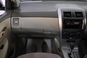 Седан Toyota Corolla Axio 2009 года, 899000 рублей, Омск