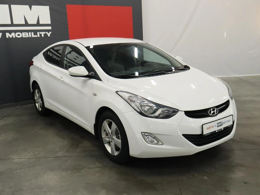 Седан Hyundai Elantra 2013 года, 1200000 рублей, Курск