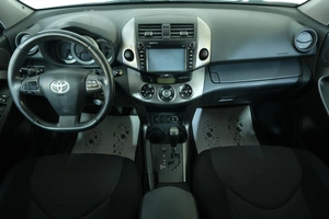Внедорожник Toyota RAV4 2011 года, 1489000 рублей, Омск
