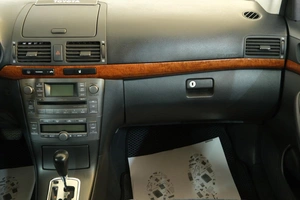 Седан Toyota Avensis 2008 года, 1019000 рублей, Омск