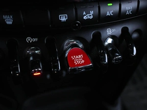 Хетчбэк MINI Cooper S 2016 года, 1919000 рублей, Кирилловка
