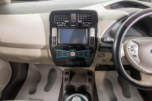 Хетчбэк Nissan Leaf 2013 года, 939000 рублей, Барнаул