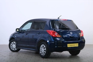 Хетчбэк Nissan Tiida 2010 года, 889000 рублей, Омск