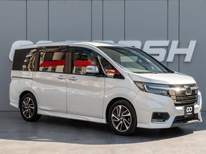 Минивэн Honda Stepwgn Spada 2018 года, 2445000 рублей, Краснодар