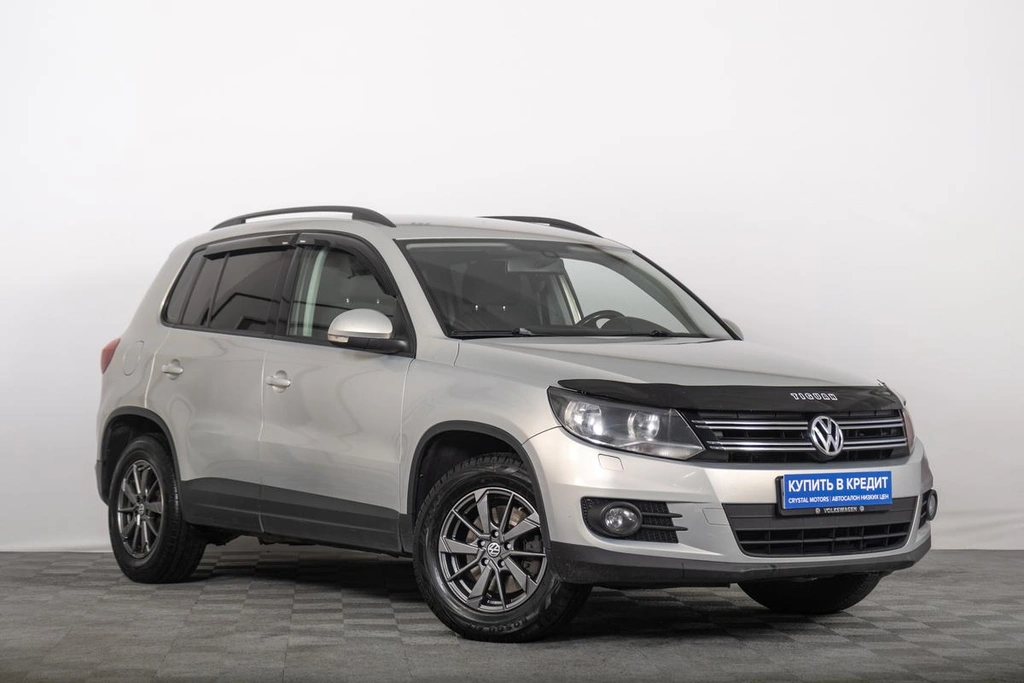 Внедорожник Volkswagen Tiguan 2013 года, 899000 рублей, Томск
