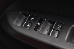 Минивэн Volkswagen Touran 2013 года, 1509000 рублей, Новосибирск