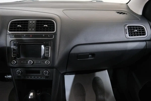 Седан Volkswagen Polo 2013 года, 919000 рублей, Омск