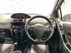 Хетчбэк Toyota Vitz 2006 года, 499000 рублей, Красноярск