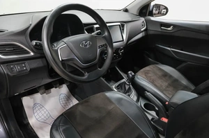 Седан Hyundai Solaris 2017 года, 929000 рублей, Новокузнецк